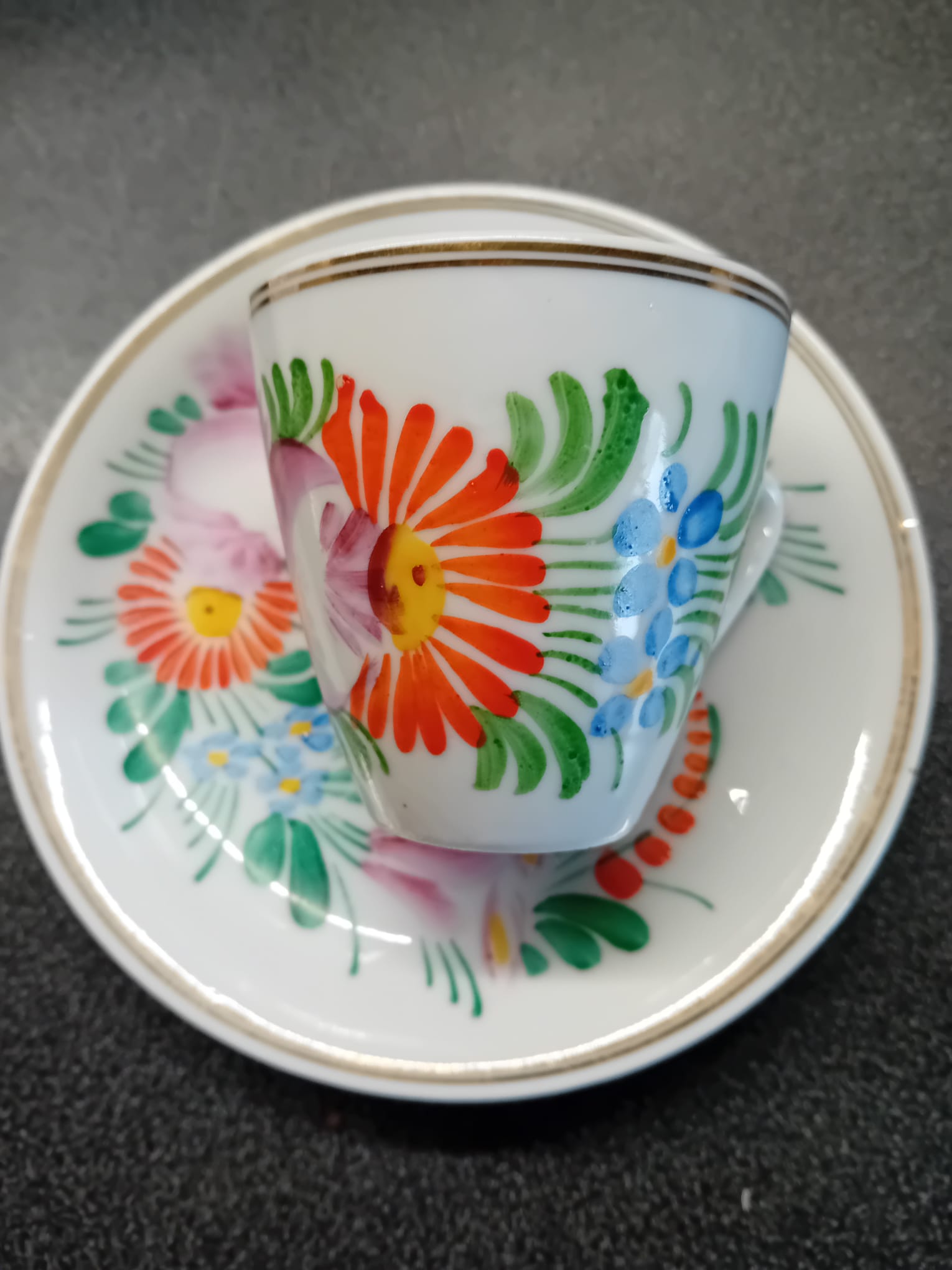 Porcelán s oranžovým květinovým vzorem - náhled 2